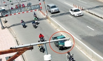 Mức phạt ô tô không đi bên phải theo chiều đi của mình